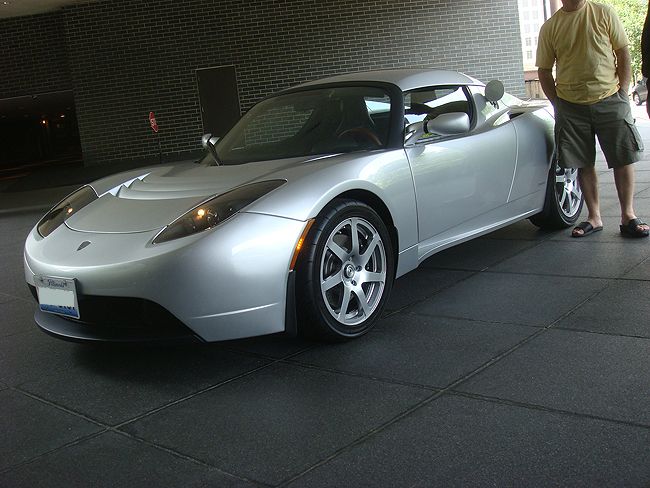 Tesla Roadster Spotted in Chicago 1