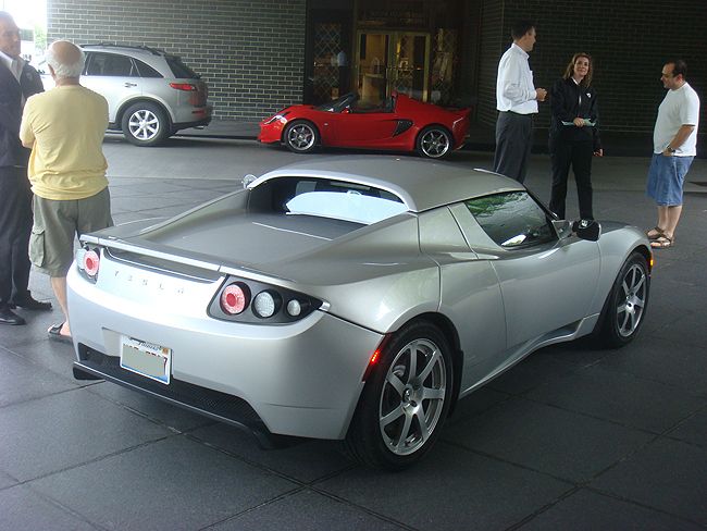 Tesla Roadster Spotted in Chicago 3