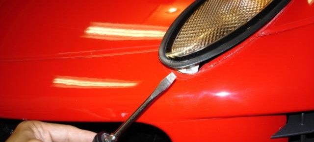 Lotus Elise – Replacing Front Turn Signal Light